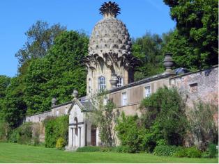 The Pineapple, Dunmore Park